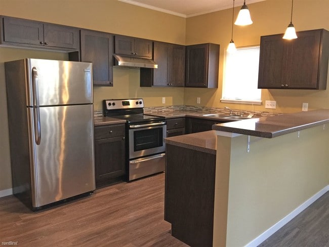 Building Photo - 4 br, 2.5 bath Townhome - Eagles Edge Town...