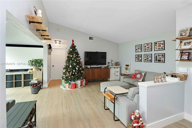 Foto del edificio - 6011 Manchester Ln