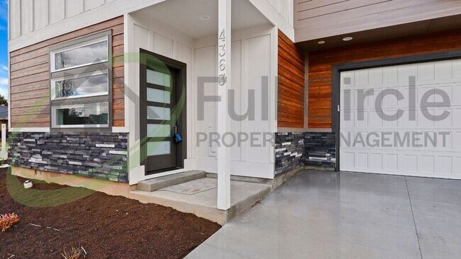 Building Photo - 4363 N Bright Angel Ave