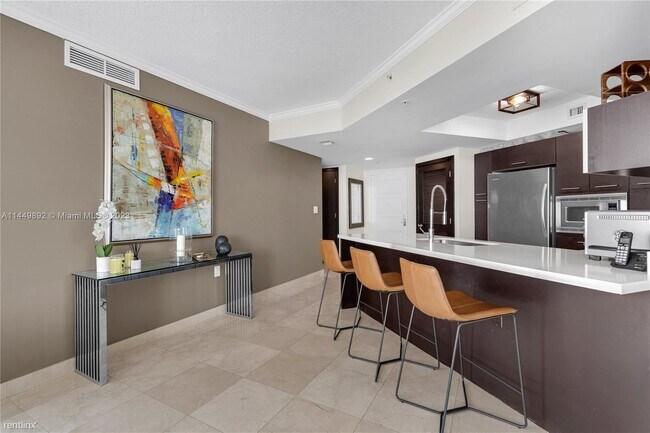 Building Photo - 3 br, 2 bath Condo - 150 Sunny Isles Blvd ...