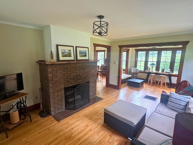 Living Room - 5953 Beechwood Dr