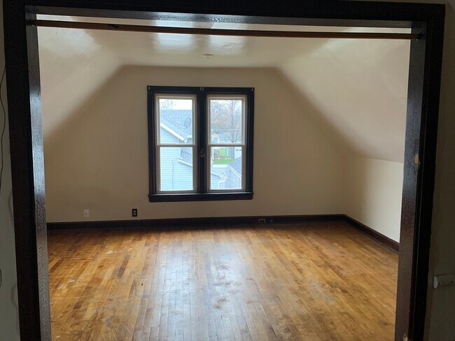 Building Photo - 514 Huron St