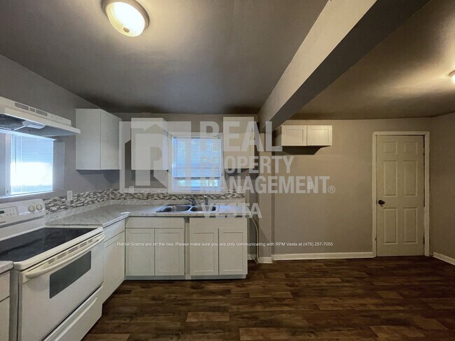 Foto del edificio - Charming Home on East Side of Macon