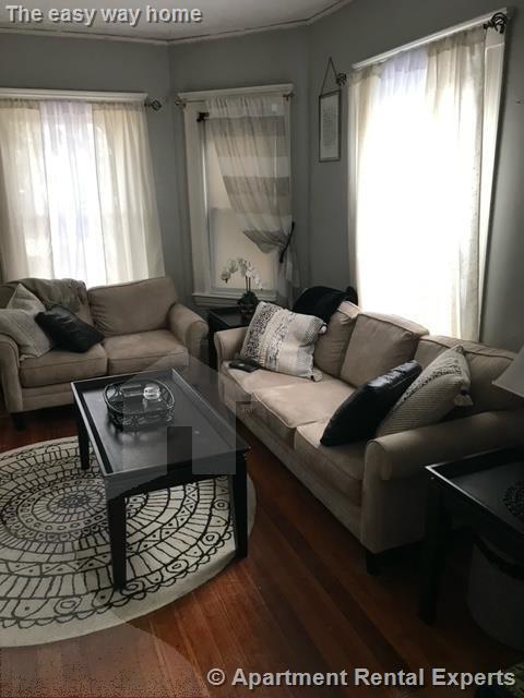 Building Photo - Medford/Wellington area 3 Bedroom