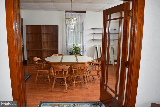 Foto del edificio - 822 N Railroad St