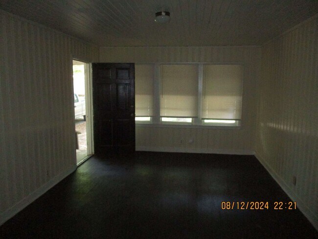 Foto del edificio - 1127 Gillespie Ave