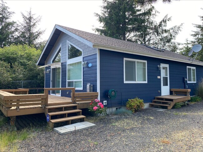 Building Photo - 148 Spruce Loop SW