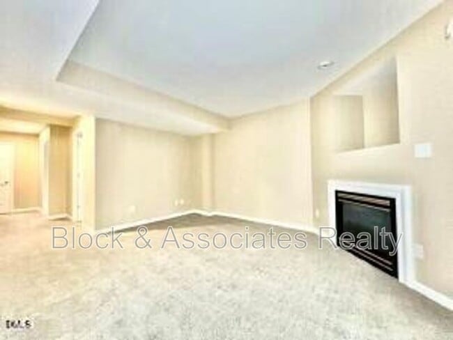 Building Photo - 5419 Vista View Ct