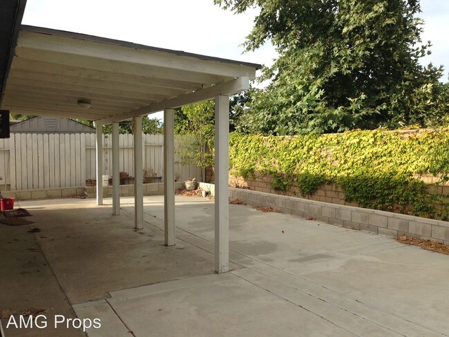 Foto del edificio - 14027 Olive Meadows Pl
