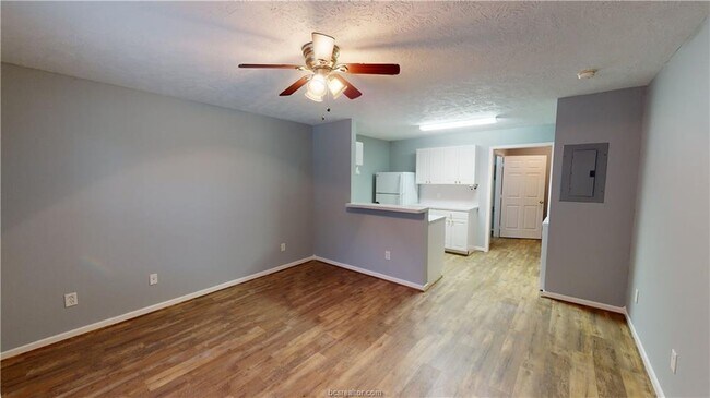 Building Photo - 409 Tauber St
