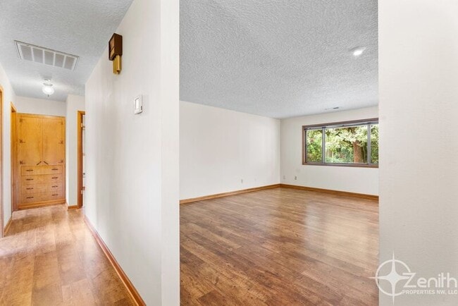 Building Photo - 6509 Louisiana Dr