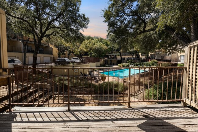 Foto del edificio - 8642 Fredericksburg Rd