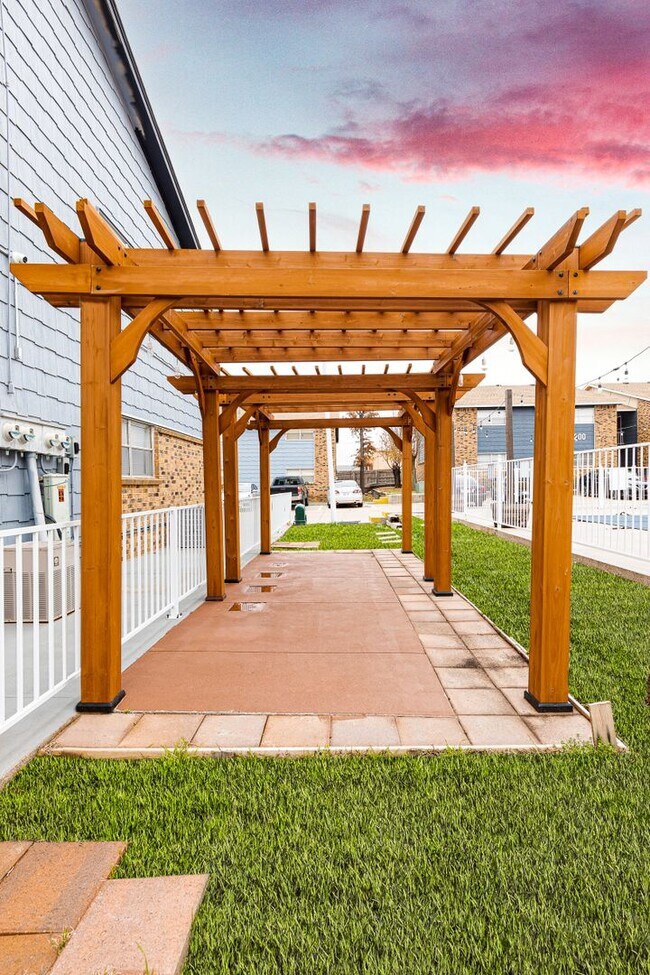 Foto del edificio - Luxury 2bed/1bath Apartment Home