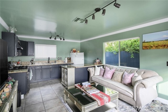 Building Photo - 10604 Plainview Ave