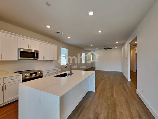 Foto del edificio - 850 English Primrose St