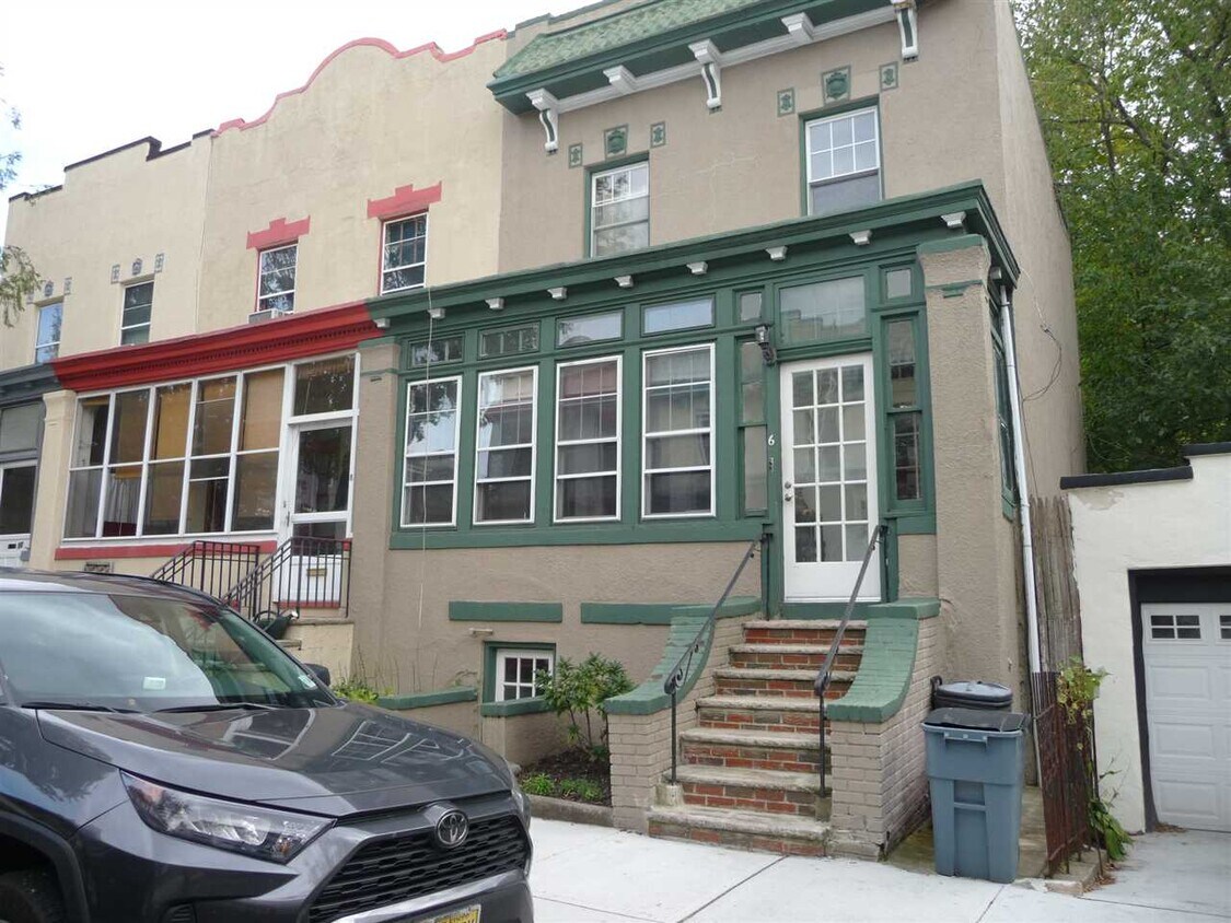 6 Burr Pl Unit 2, Weehawken, NJ 07086 Apartment for Rent in Weehawken, NJ