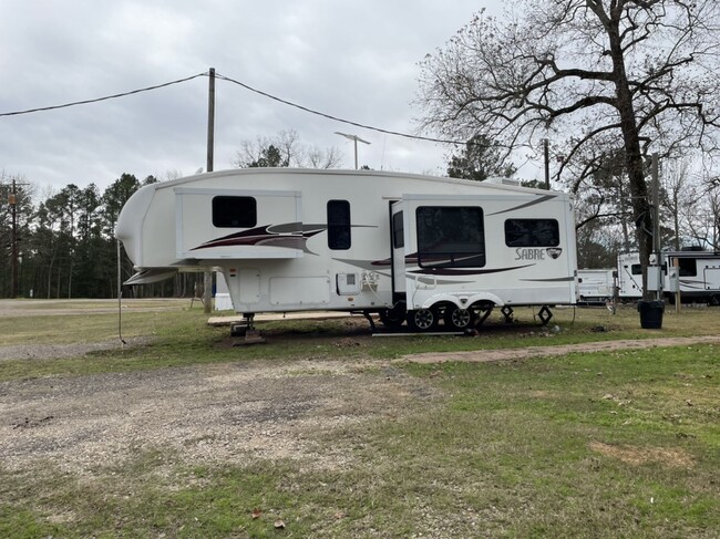 Building Photo - Homey RV for a Lease to Own!