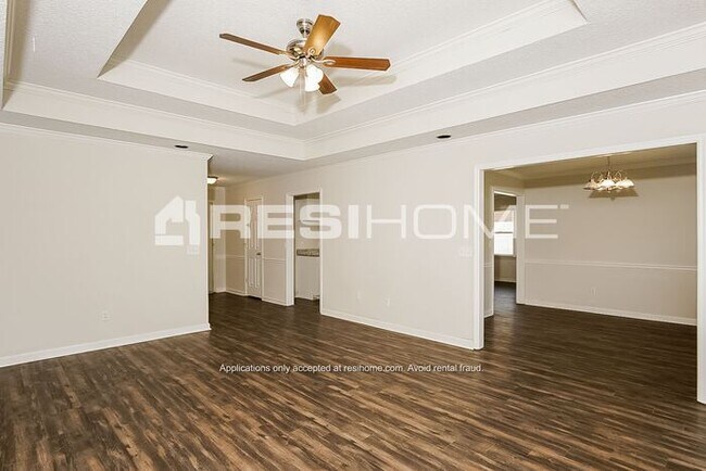 Building Photo - "LIMITED TIME OFFER: Get 1 month FREE RENT...