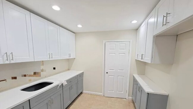 Building Photo - 27 Highland Ave