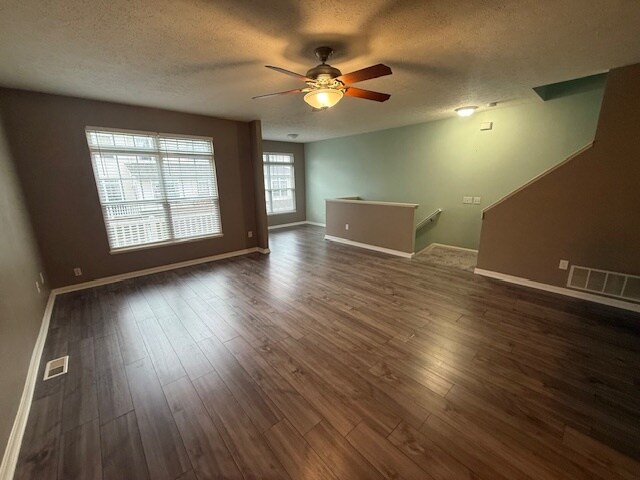 Foto del edificio - 1210 Chapman Ln