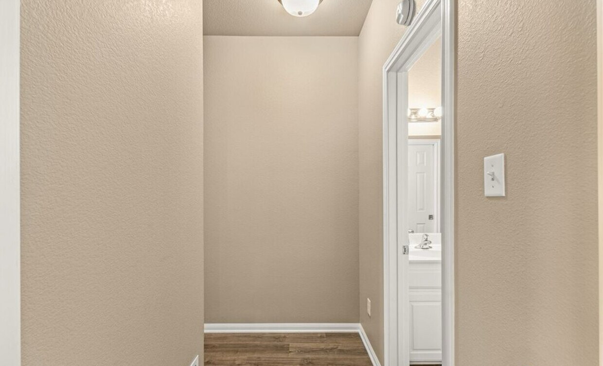Foto principal - 1205 Bowen Ave