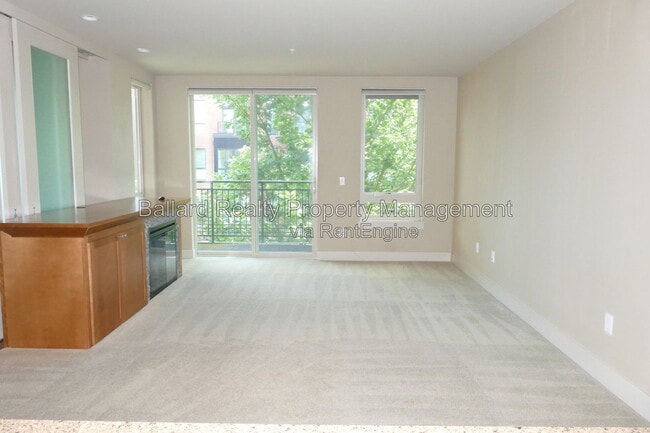 Building Photo - 6801 Greenwood Ave N