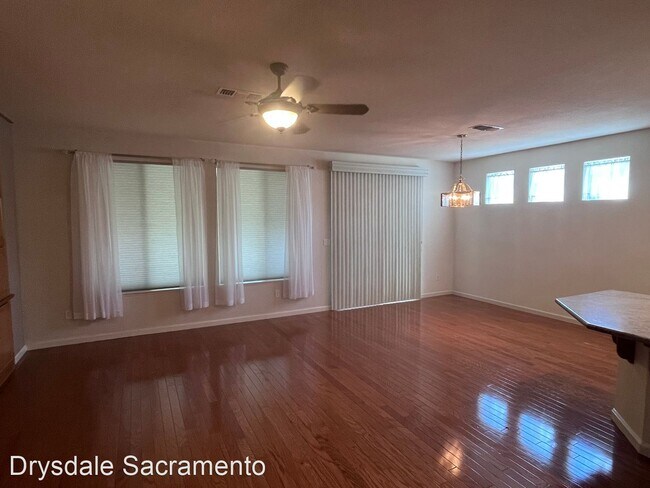 Foto del edificio - 2 br, 2 bath House - 700 Michelbook Lane