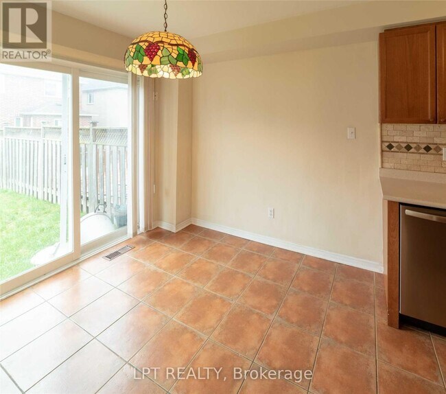 Building Photo - 4919 Southampton Dr