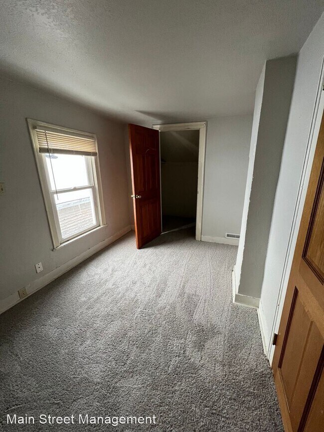 Building Photo - 4 br, 1 bath House - 321 Oxford Ave.