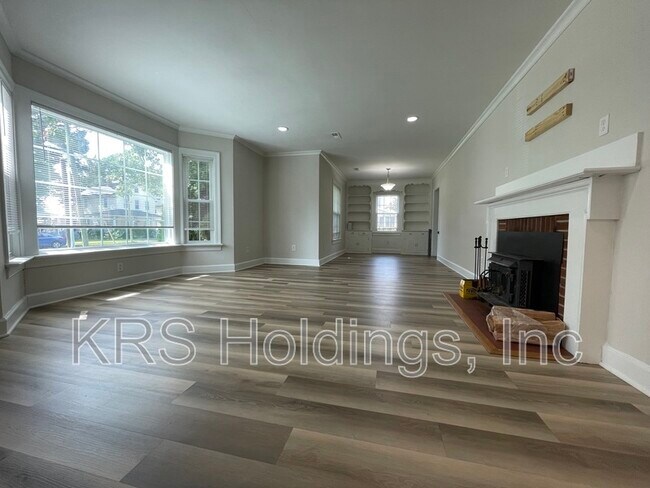 Building Photo - 10 N Boxwood St