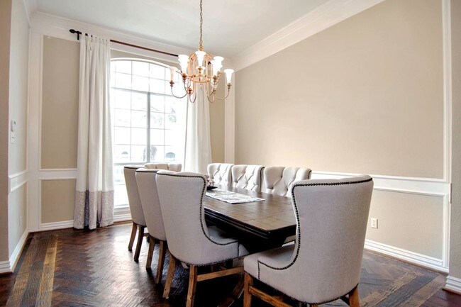 Foto del edificio - 3114 Woodland Heights Cir