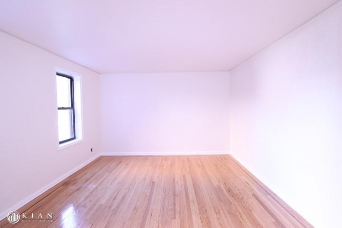 Foto principal - 2 bedroom in REGO PARK NY 11374