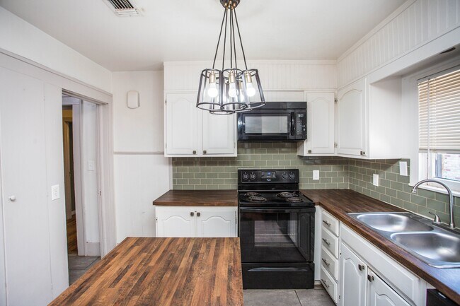 Foto del edificio - 2411 21st St