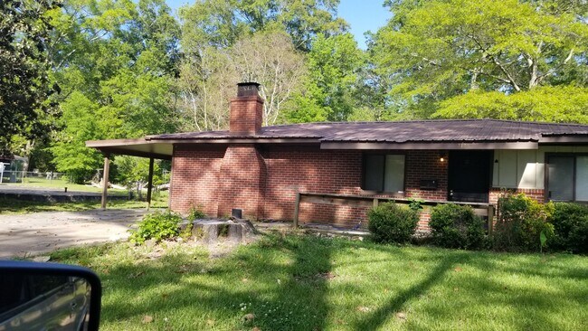 Building Photo - 3138 Lakewood Dr