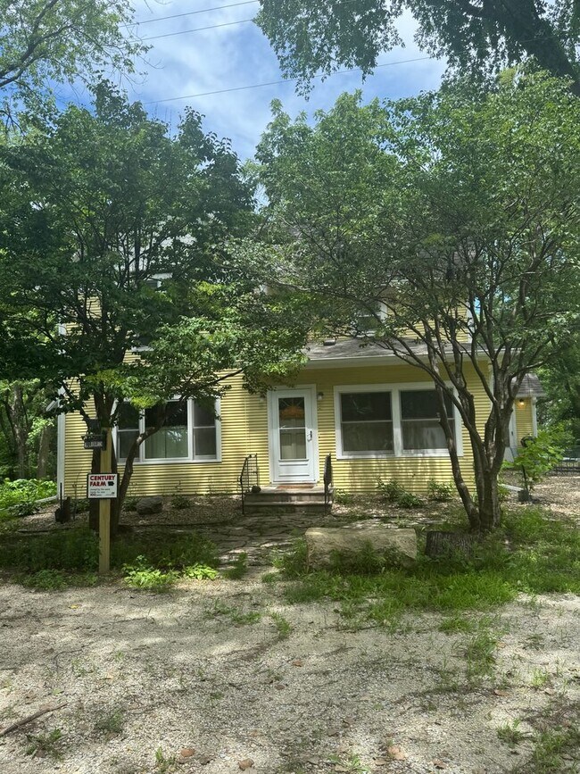 Foto del edificio - 4 Bedroom Updated Acreage