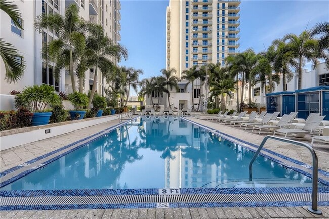 Foto del edificio - 415 E Pine St