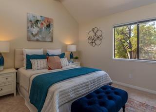 Foto del edificio - 16137 Loretta Ln