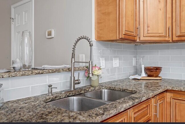 Foto del edificio - 5340 Big Bass Dr