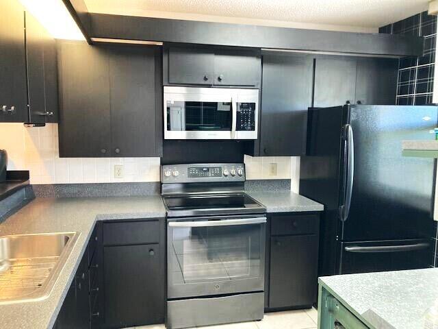 Foto del edificio - 3511 Village Blvd
