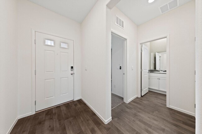 Foto del edificio - Spacious Single Level with Stunning Mounta...