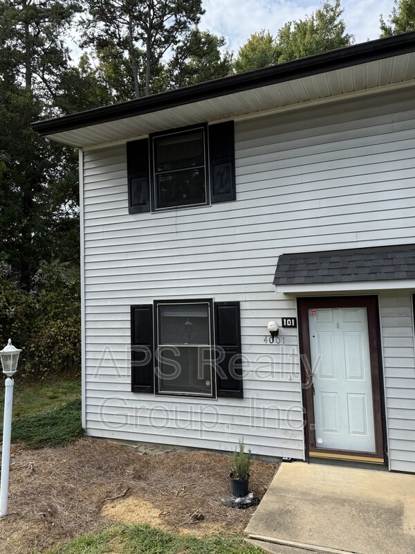 Primary Photo - 4001 S Bend Dr