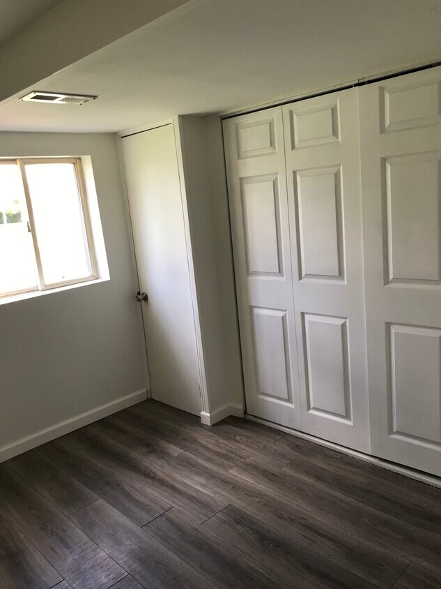 bedroom - 4639 W Wenger Rd