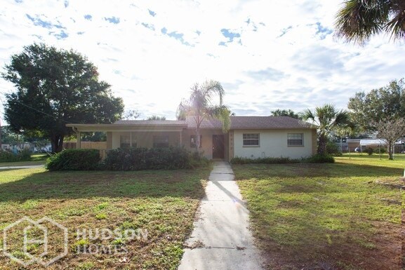 Foto principal - NOW AVAILABLE! 8412 Bedford Ln, Tampa, FL,...