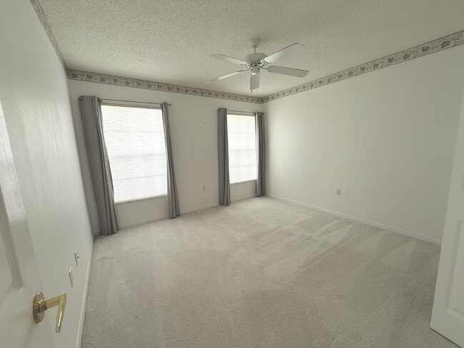 Building Photo - Heritage Pines active 55+ community 2/2 villa
