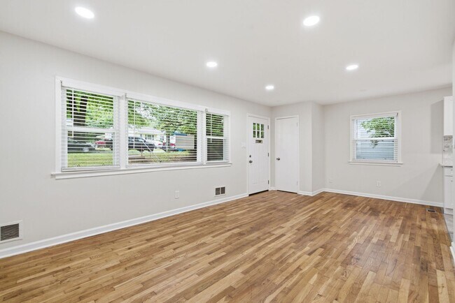 Building Photo - 3BR/2BA - Updated Rockville Home in Twinbrook with Finished Basement