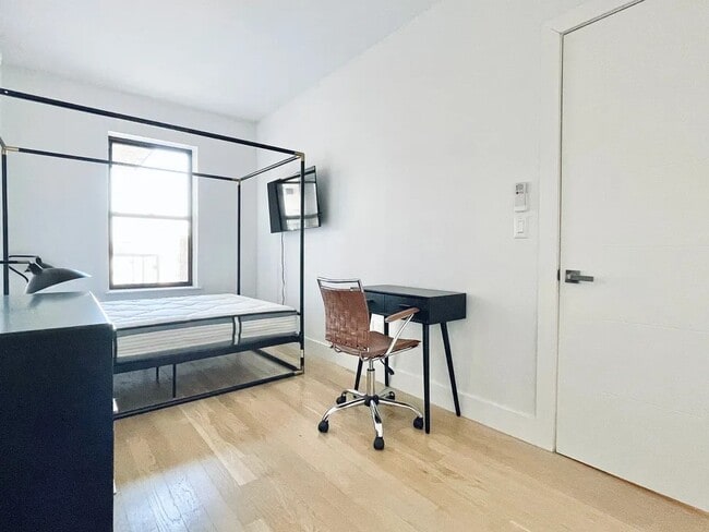 Photo - Furnished room/NOT APARTMENT