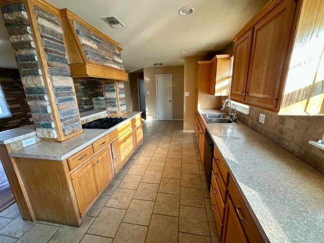 Building Photo - 5002 46th St