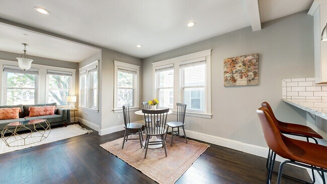 Foto del edificio - 4448 Washington St