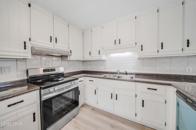 Foto del edificio - 7011 Lois St