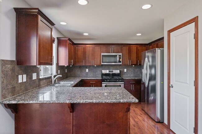 Foto del edificio - 4 Bed 2.5 Bath - Small Dog - Fully Fenced Yard - NAS Whidbey